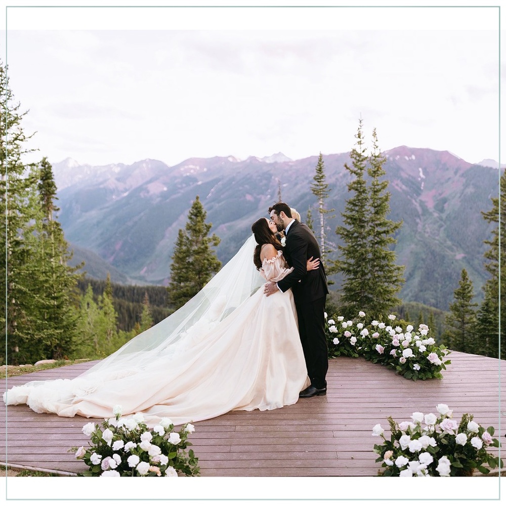$7590 Monique Lhuillier Ambrosia Runway Bridal Gown - Picture 12 of 16